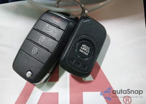 2016 Kia Sorento 3.3L Lx z USA, uszkodzony, nr VIN 5XYPGDA56GG093218